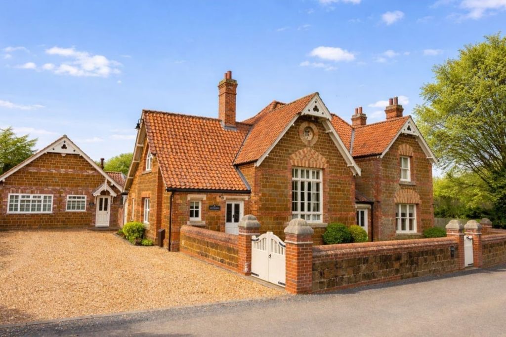 Property photo 1 of 47