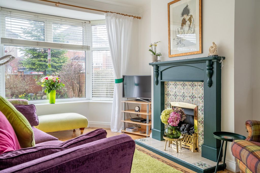 Property photo 3 of 26 Living Room