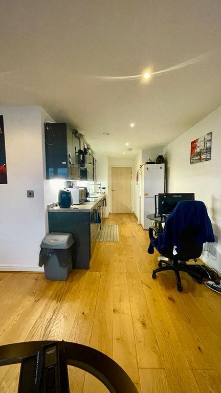 Property photo 3 of 16 655924E7-dcc5-4E07-A29B-08Eae60961Fa