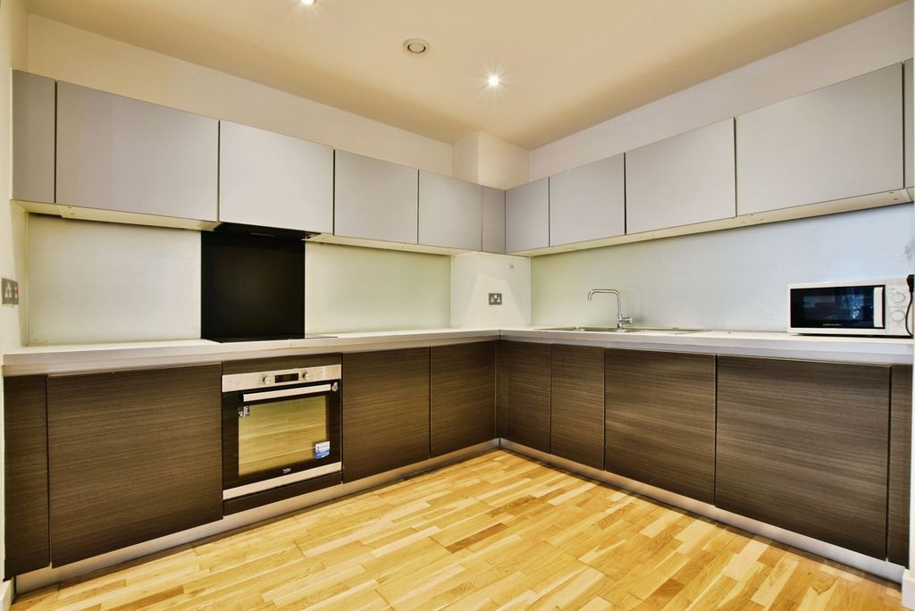 Property photo 3 of 17 Pbox-Img.Jpg