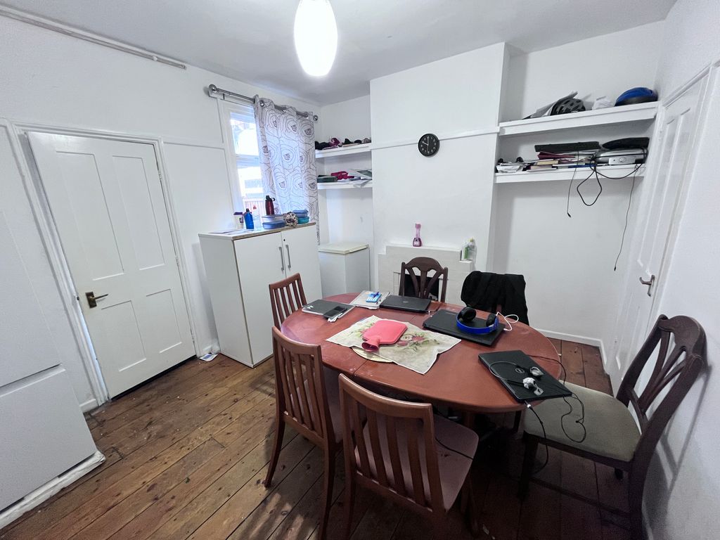 Property photo 3 of 3