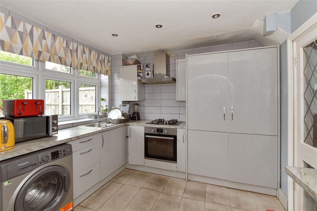 Property photo 1 of 8 Kitchen