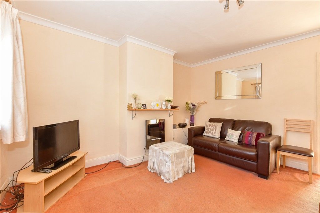 Property photo 2 of 10 Lounge