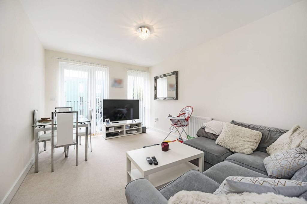 Property photo 2 of 9