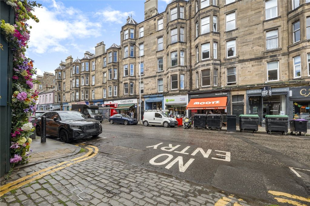 Property photo 1 of 18 Raeburn Place