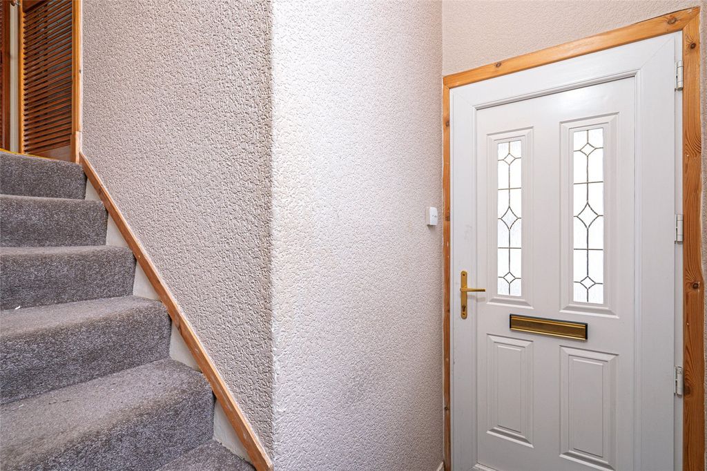 Property photo 2 of 19 Hallway