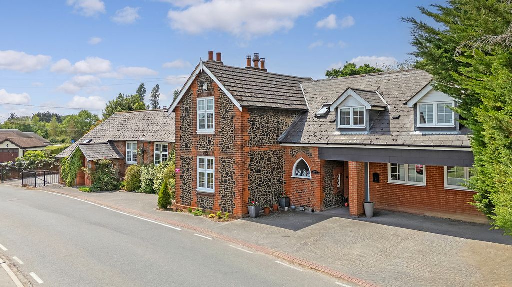 Property photo 1 of 34 Picture No. 06
