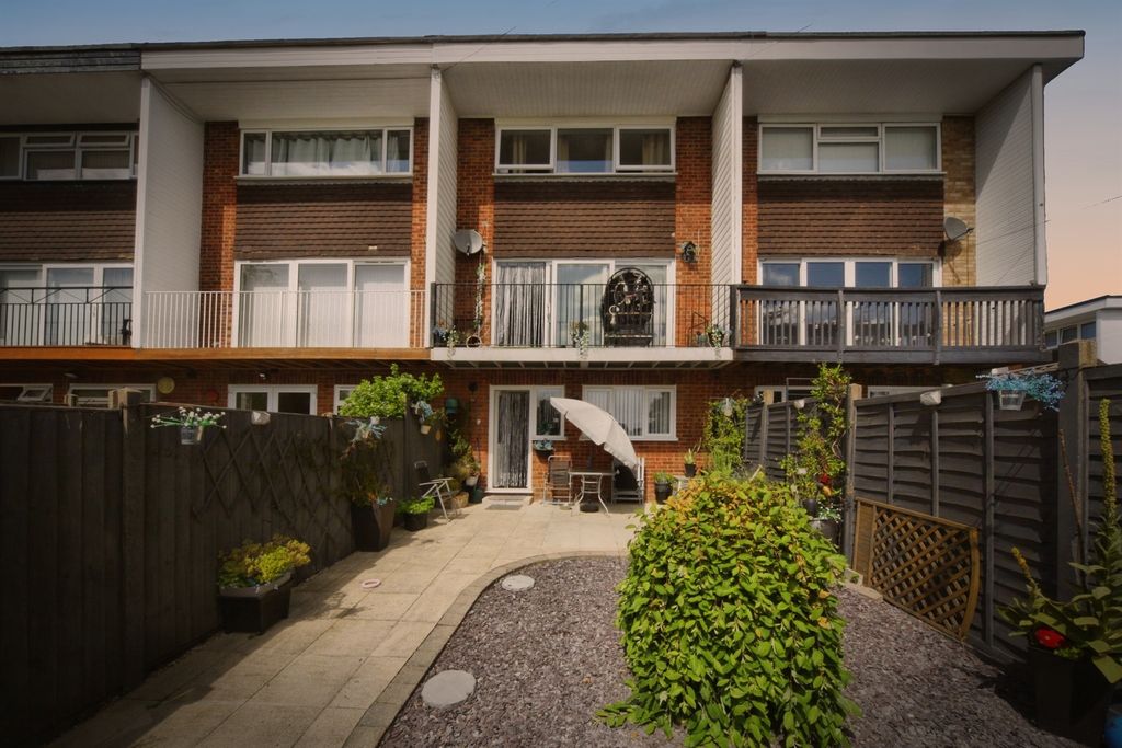 Property photo 3 of 19