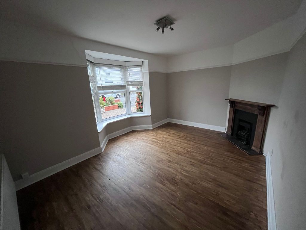 Property photo 2 of 12 Lounge