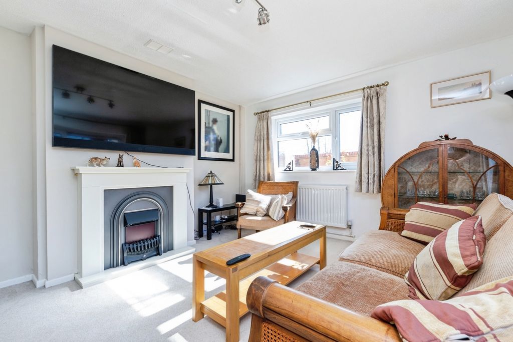 Property photo 3 of 16 Pbox-Img.Jpg