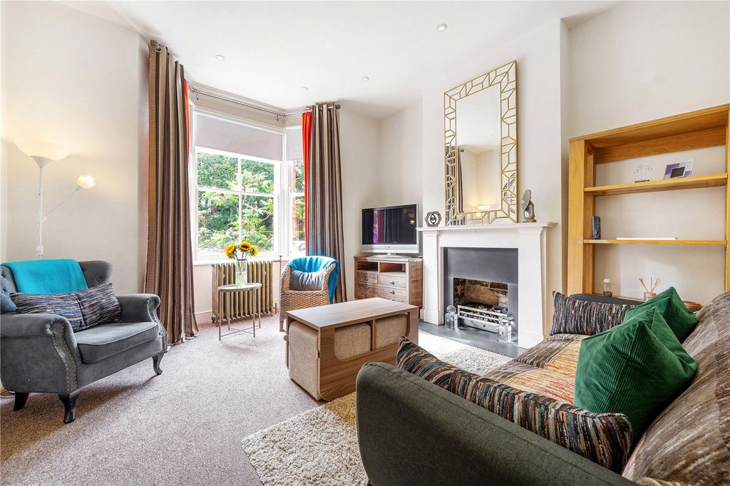 Property photo 3 of 12 Reception