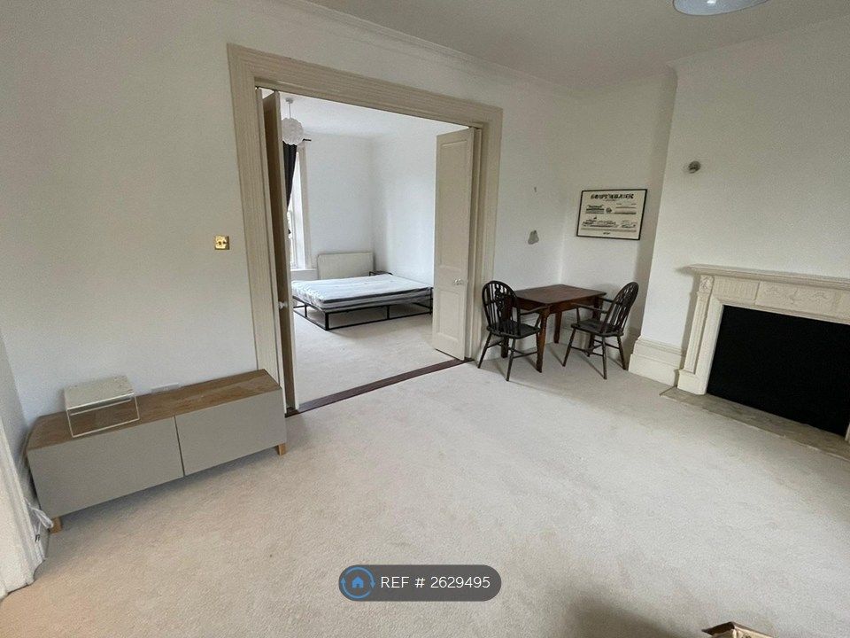 Property photo 1 of 7 Living Room