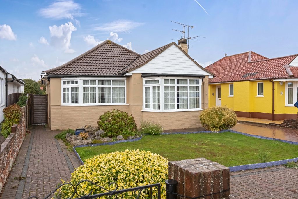 Property photo 1 of 17 Crowborough Drive_16