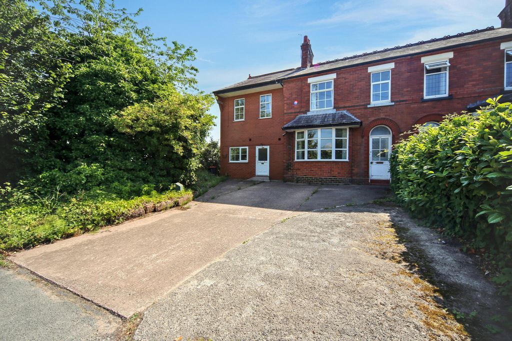 Property photo 1 of 17 Sandy Lane - Front