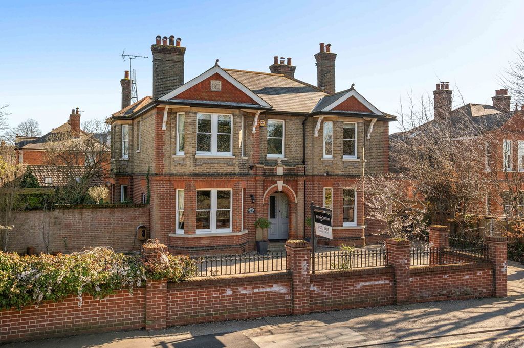 Property photo 1 of 64