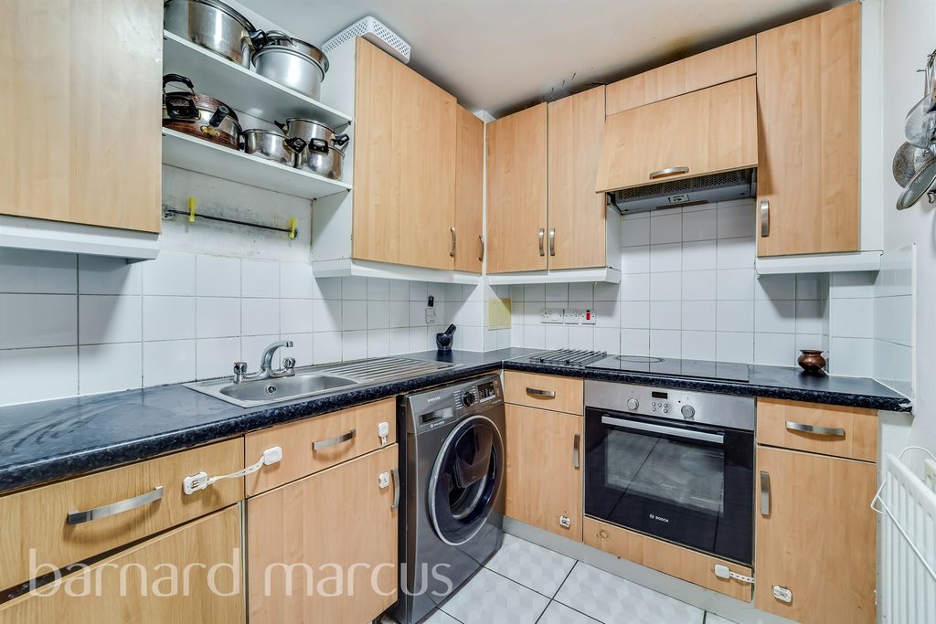 Property photo 2 of 8