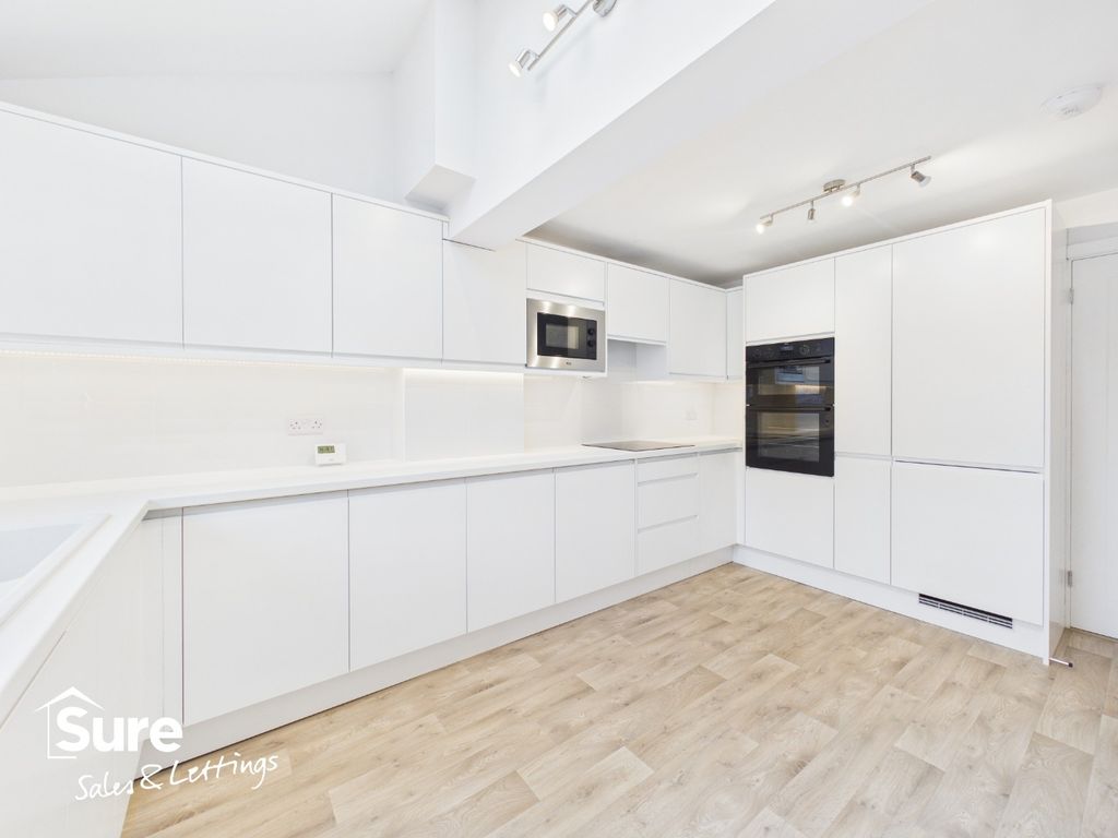 Property photo 3 of 30 4637266