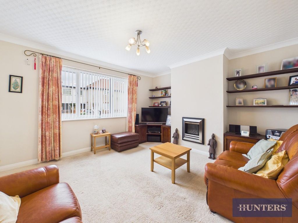 Property photo 2 of 16 Living Room