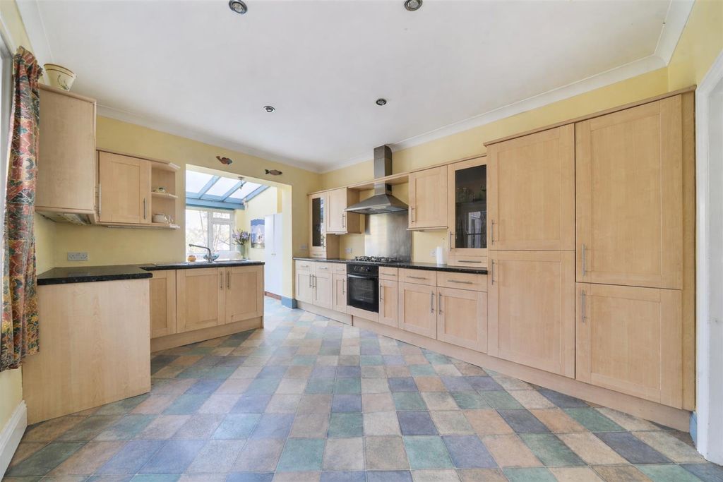 Property photo 3 of 35 Kit 1.Png