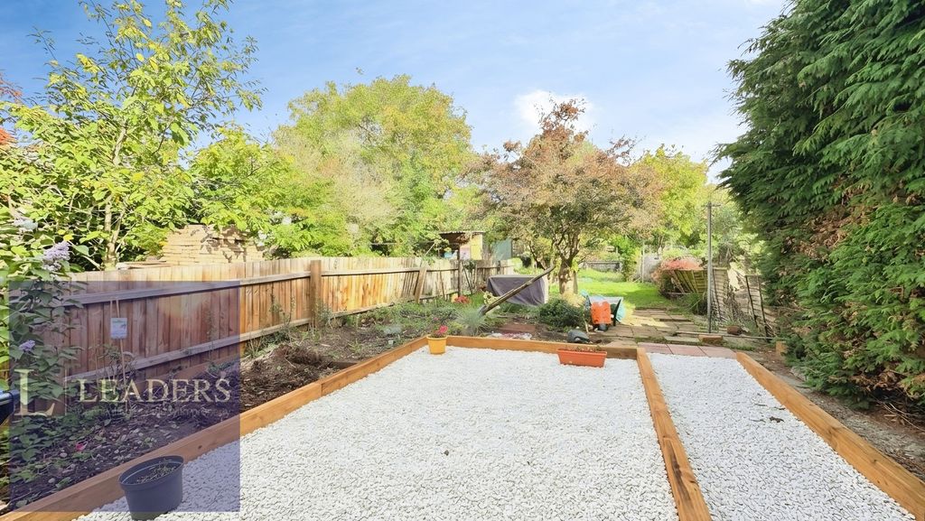 Property photo 3 of 14 Garden