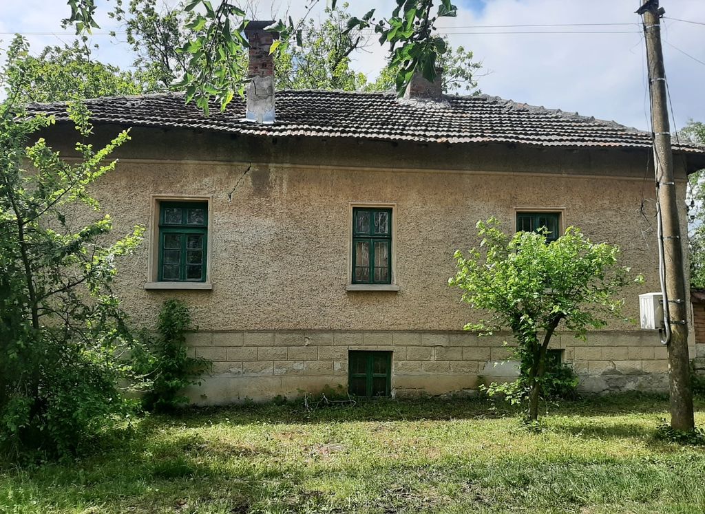Property photo 2 of 8