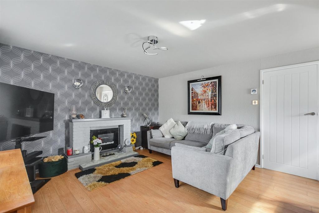 Property photo 3 of 35 Lounge_2.Jpeg