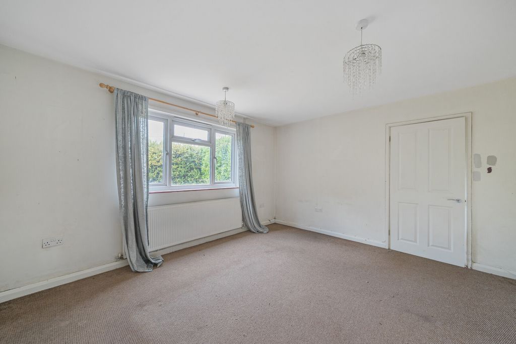 Property photo 3 of 23 1315648-11-685Bc7...