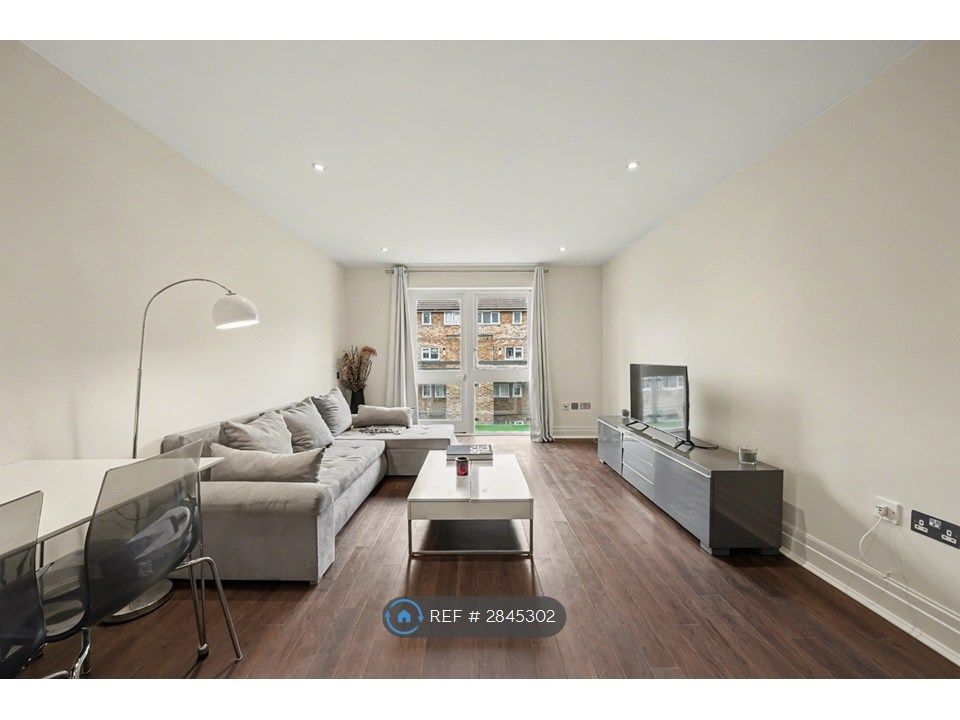 Property photo 1 of 10 Living Room 1