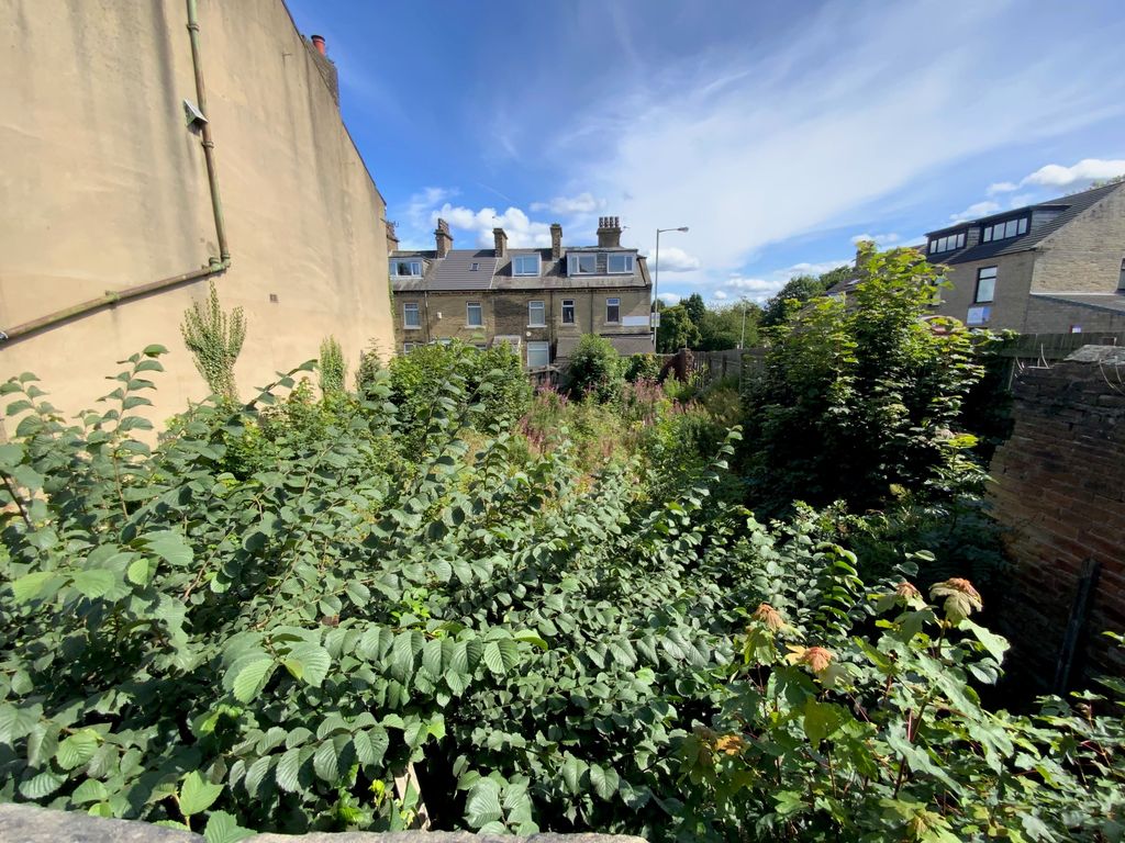 Property photo 1 of 3