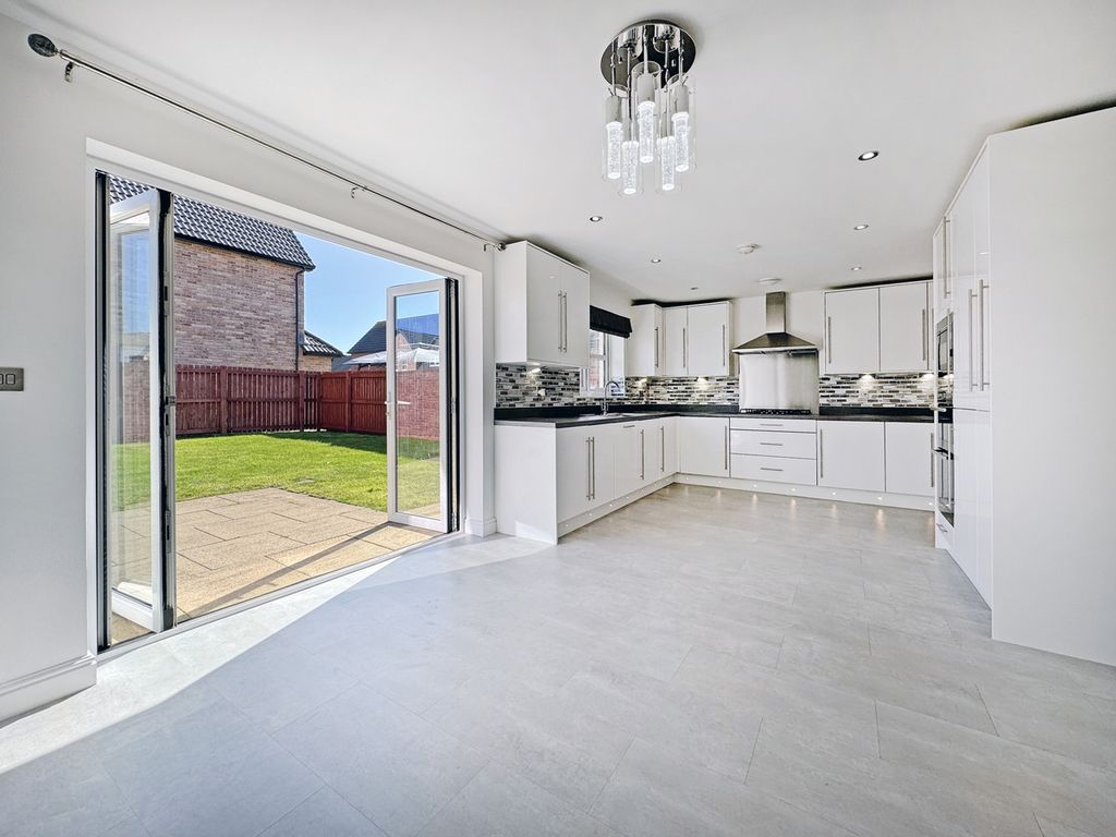 Property photo 2 of 41