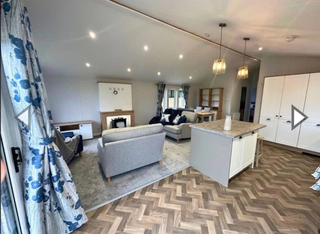 Property photo 2 of 10 3 11