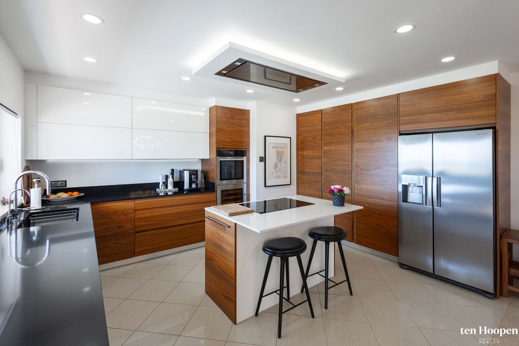 Property photo 3 of 30