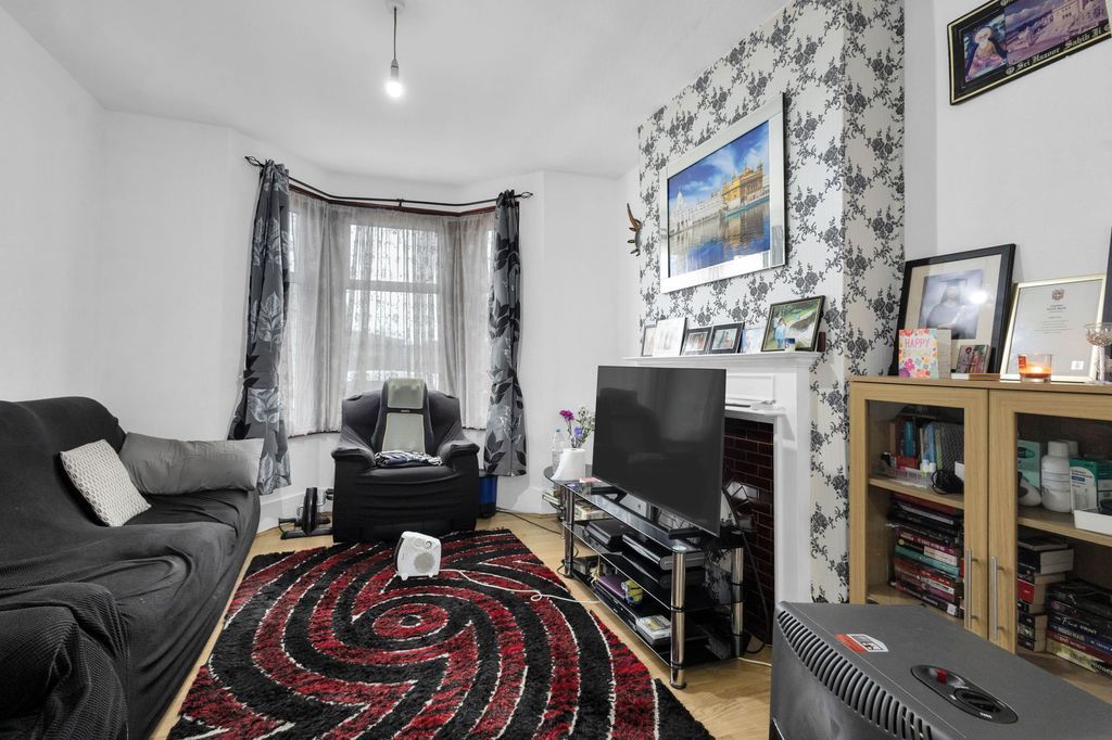 Property photo 3 of 12