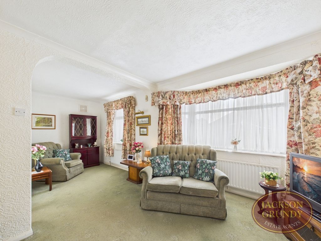 Property photo 3 of 15 Charnwood Avenue