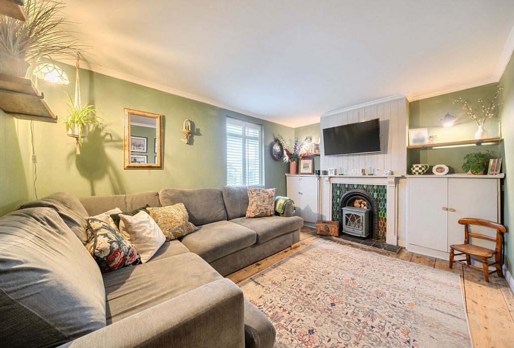 Property photo 3 of 13 1396202-13-696131...