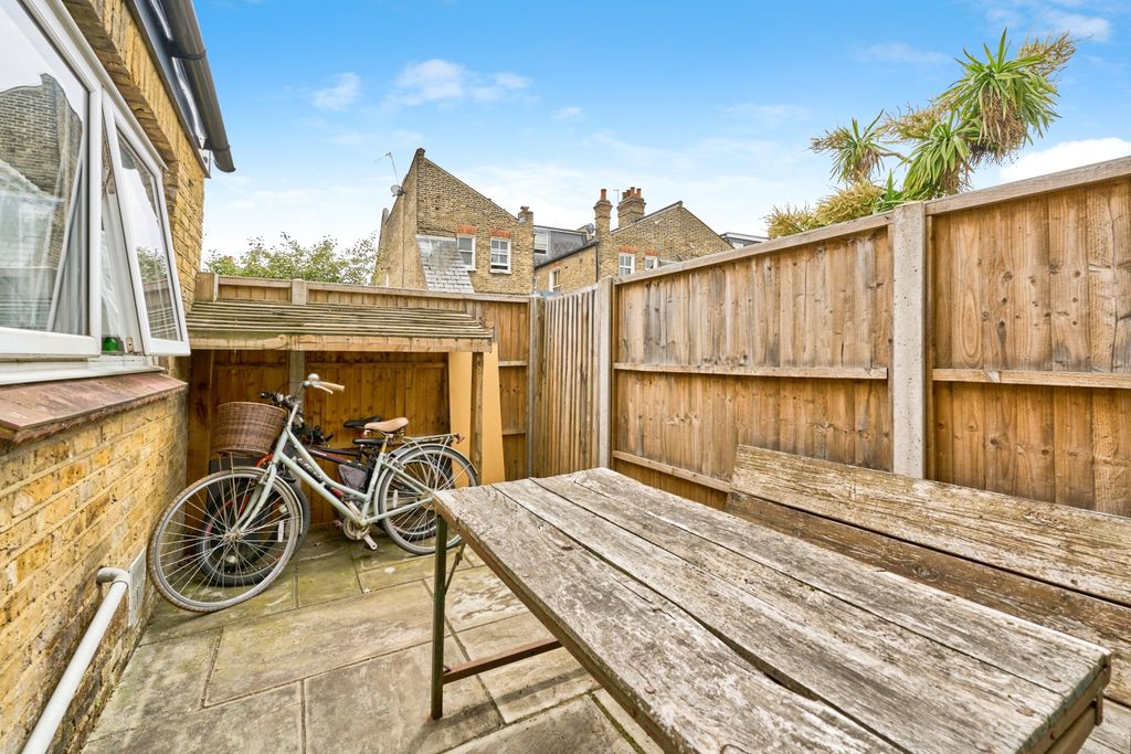 Property photo 2 of 19 1828881-33