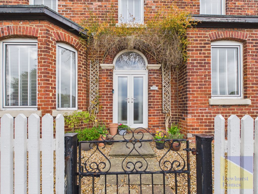 Property photo 2 of 21