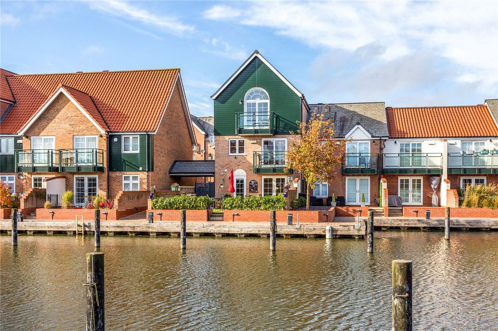 Property photo 1 of 19 Ellisons Quay