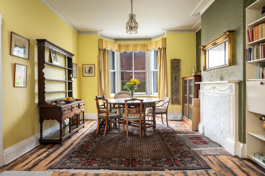 Property photo 2 of 34 Image