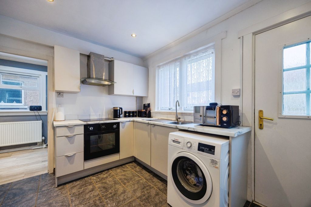 Property photo 2 of 15 Kitchen