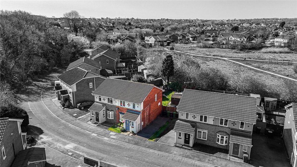 Property photo 3 of 26 Picture No. 03