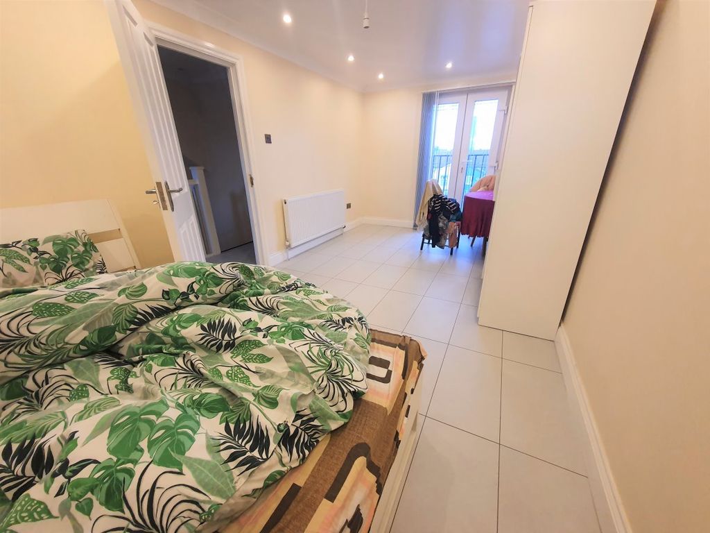 Property photo 2 of 3 Gallery