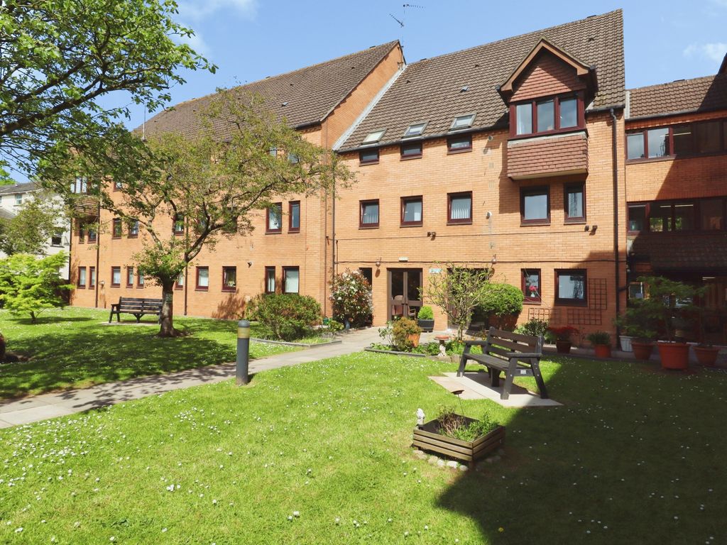 Property photo 1 of 11 Communal Courtyard