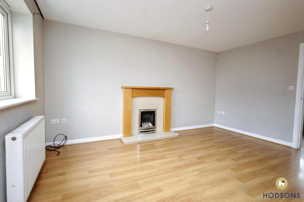 Property photo 3 of 10 Living Room