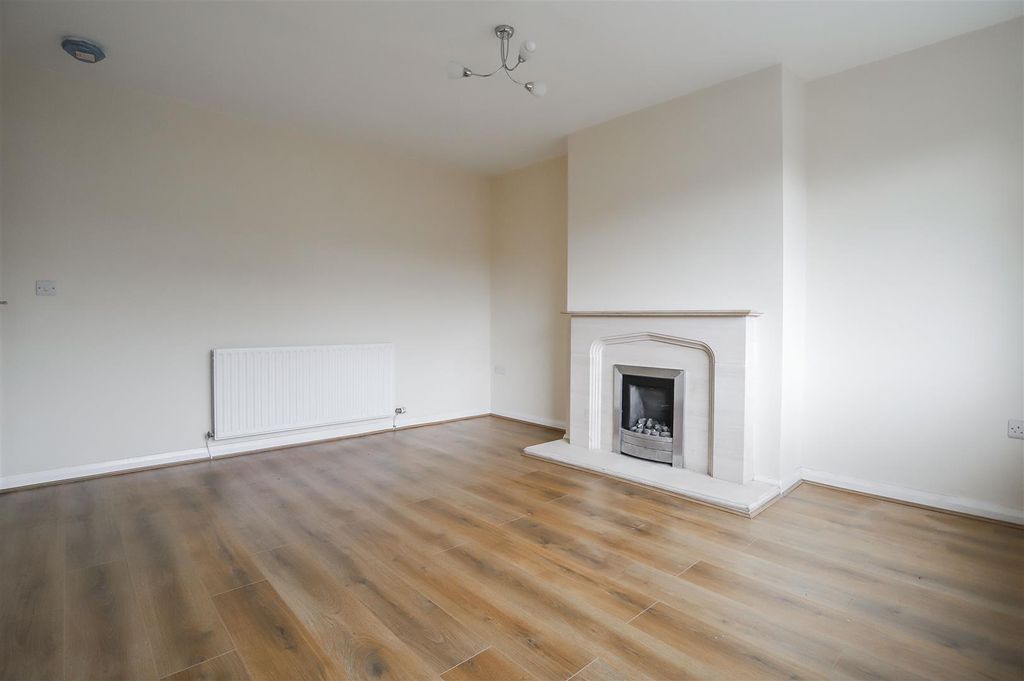 Property photo 2 of 30