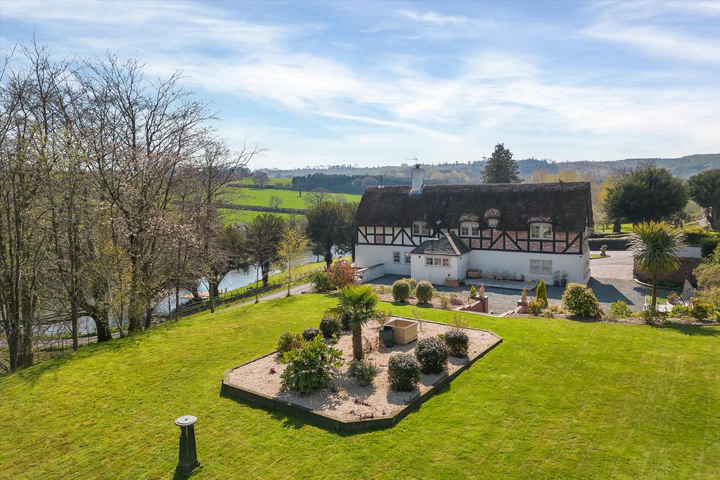 Property photo 2 of 19 Gardens