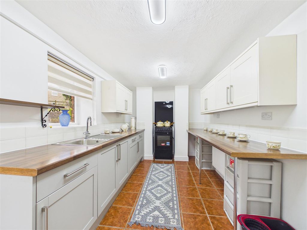Property photo 3 of 18
