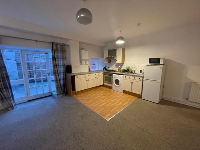 Property photo 1 of 6 Kitchen