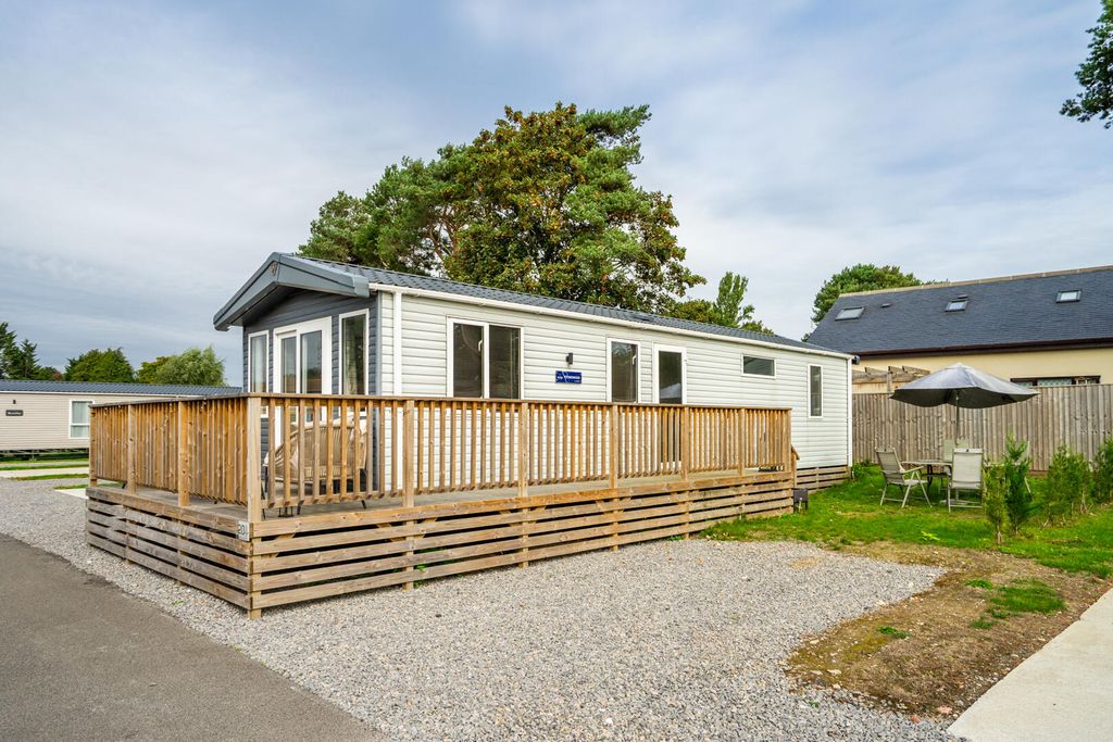 Property photo 1 of 14 Exterior