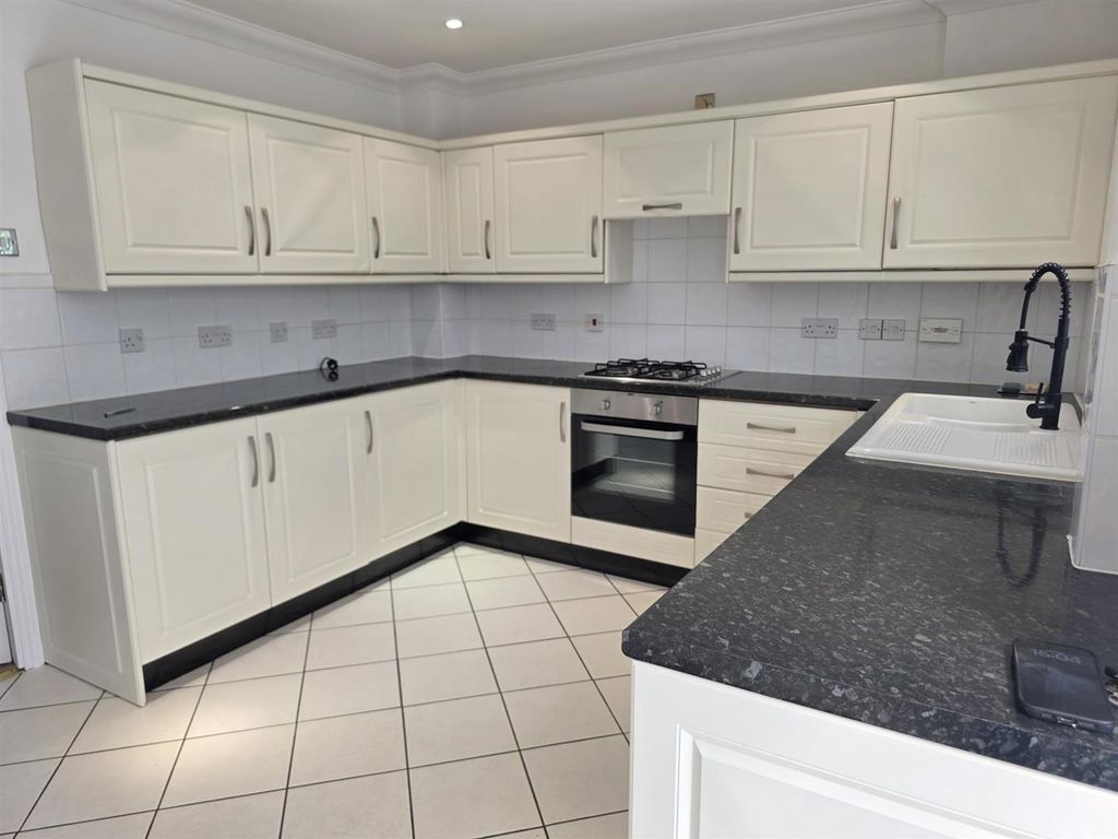 Property photo 3 of 12 1000099269.Jpg